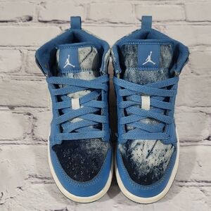 Jordan Blue/White Kids Sneakers Size 13.5